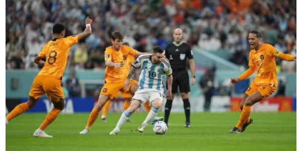 Argentina eliminerede Holland og gik videre til semifinalen