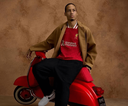 Liverpools nye trøje hylder klassikerne