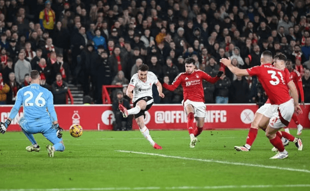 Slote lavede en magisk udskiftning, Liverpool udlignede Nottingham Forest 1-1