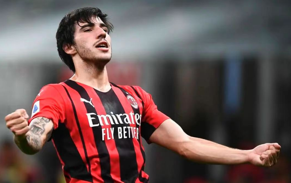 AC Milans midtbanespiller Tonali slutter sig til Newcastle United