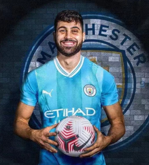 Manchester City bruger mere end 100 millioner euro på at hente Gvardiol