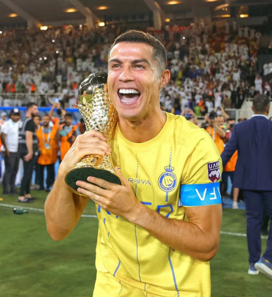 Ronaldo vandt sit første mesterskabstrofæ efter at have sluttet sig til den saudiske liga