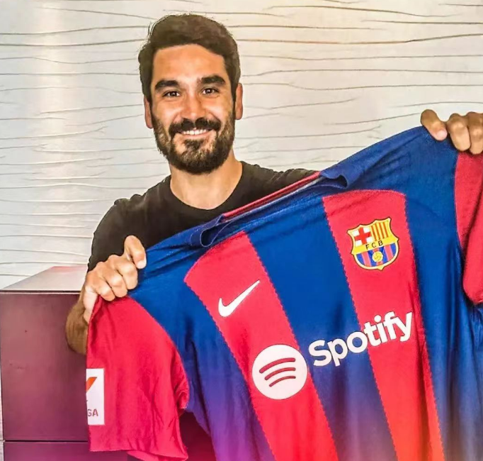 Triple crown kaptajn Gundogan slutter sig til Barcelona som en fri agent
